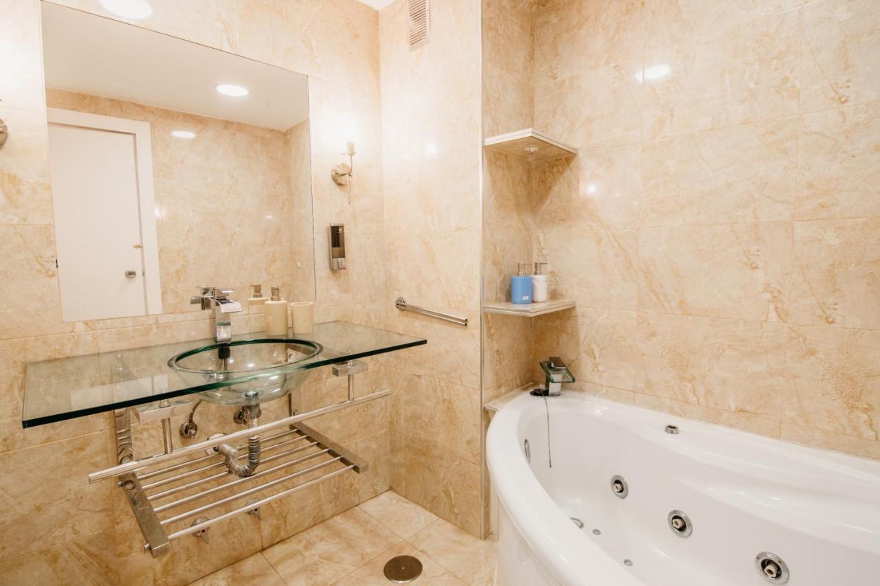 Tuguest Maria Luisa Apartment กรานาดา ภายนอก รูปภาพ