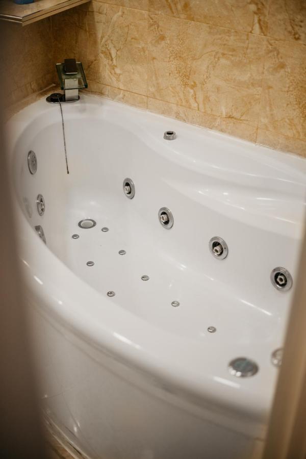 Tuguest Maria Luisa Apartment กรานาดา ภายนอก รูปภาพ