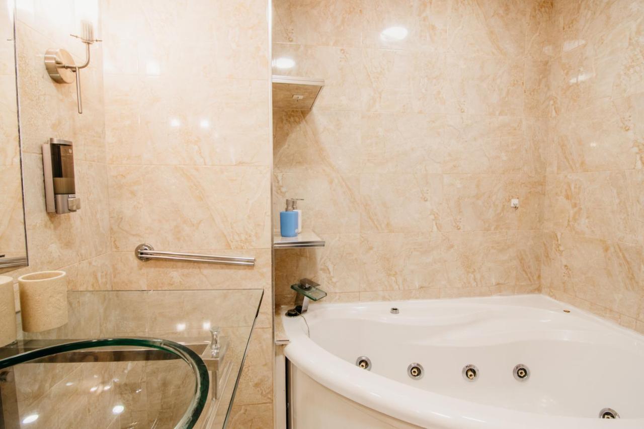 Tuguest Maria Luisa Apartment กรานาดา ภายนอก รูปภาพ